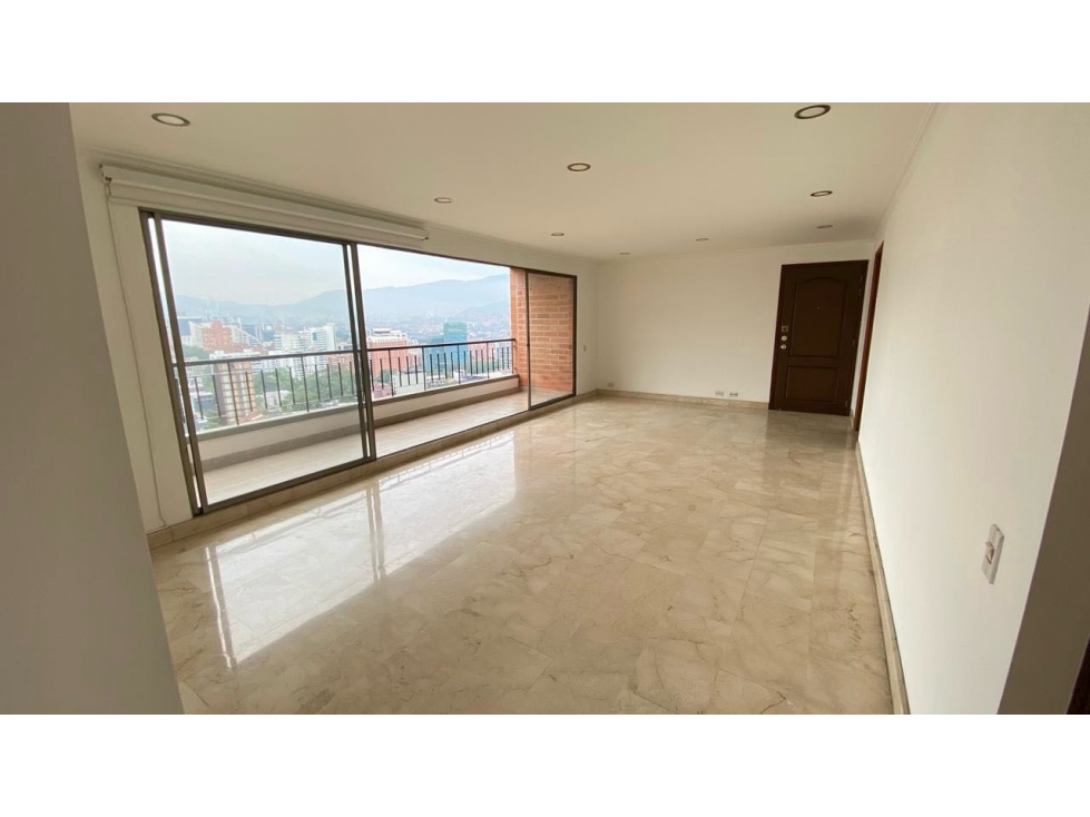 Apartamento en venta en El Poblado cerca de Provenza | 121.8 m² — foto 2