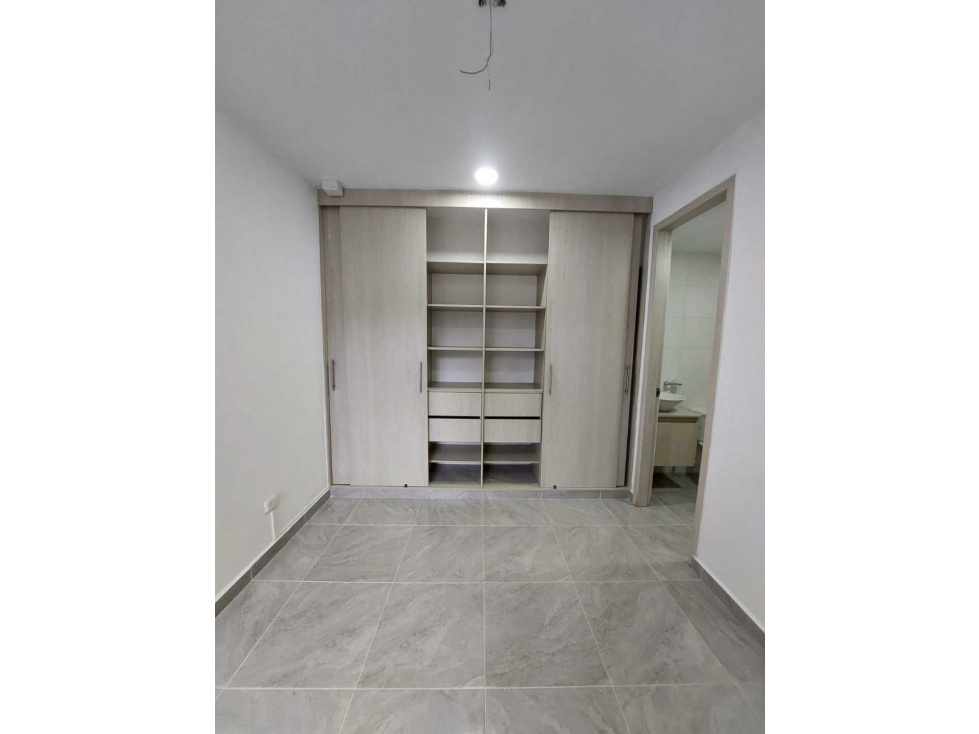 APARTAMENTO EN VENTA EN EL PRIMER PISO BARRIO LA CASTELLANA — foto 3