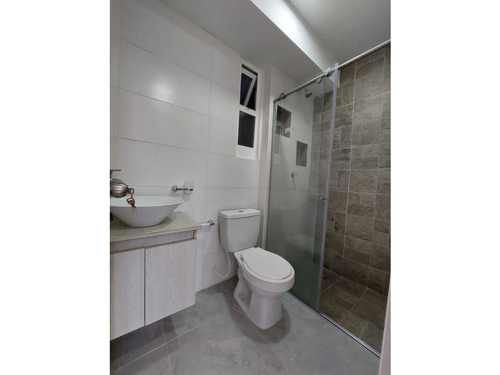 APARTAMENTO EN VENTA EN EL PRIMER PISO BARRIO LA CASTELLANA — foto 4