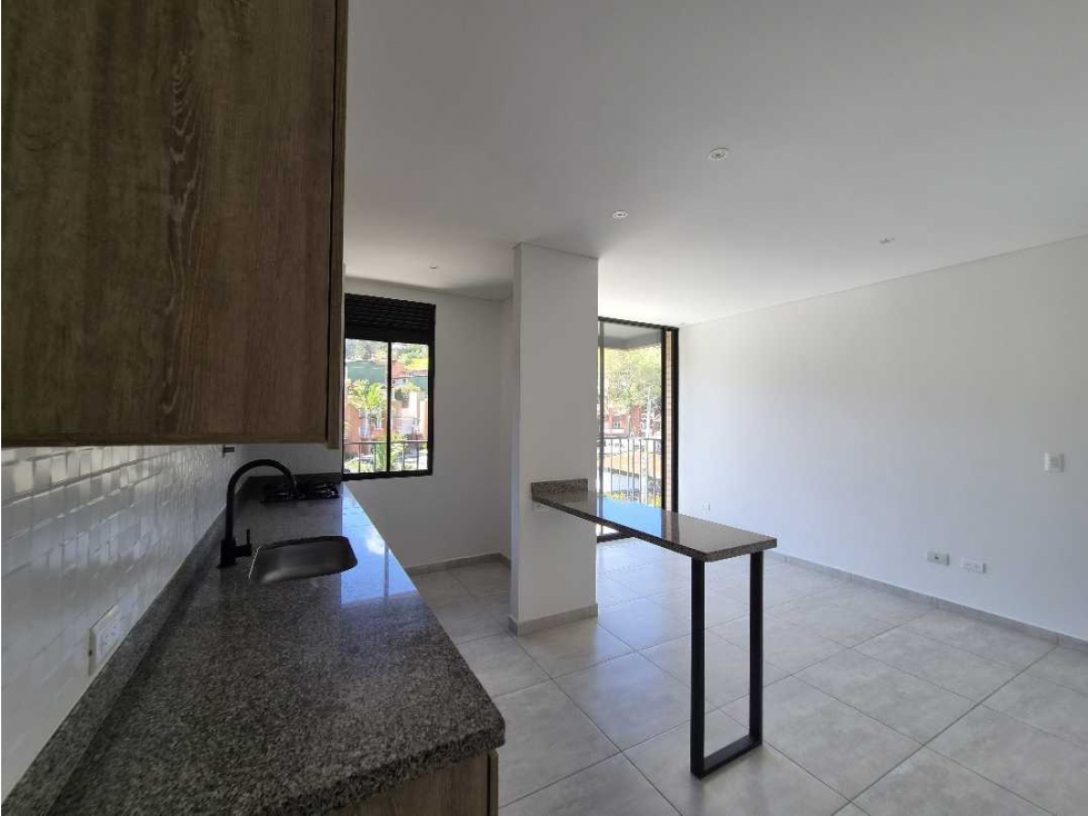 APARTAMENTO EN VENTA EN EL RETIRO — foto 2