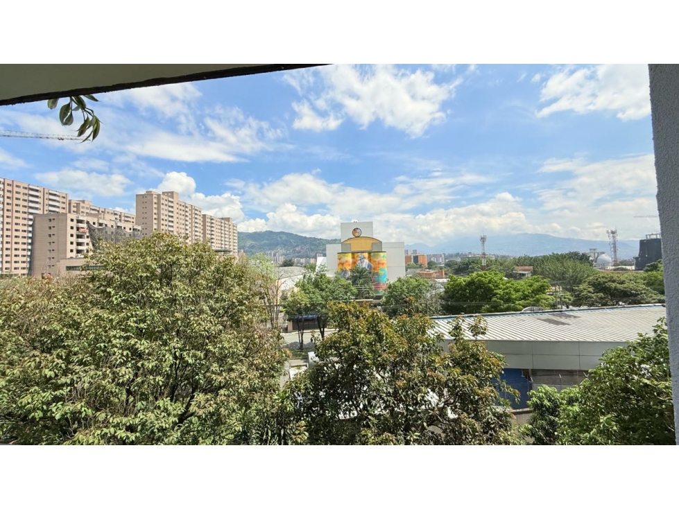 Bajo de precio Apartamento en venta en Envigado. Barrio Jardín — foto 4