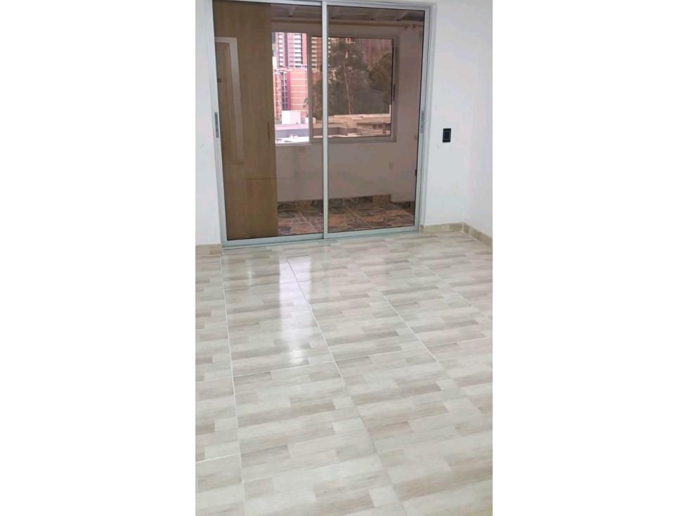 APARTAMENTO EN VENTA EN ENVIGADO BARRIO ROSELLON — foto 2