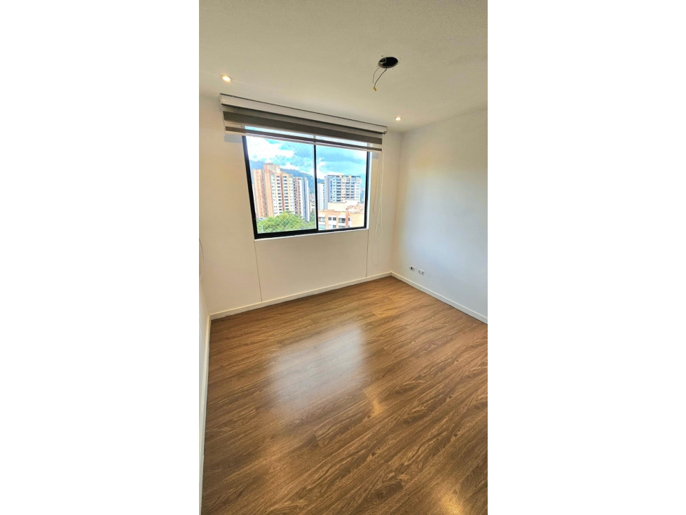 Apartamento en venta en Envigado, sector El Esmeraldal — foto 4
