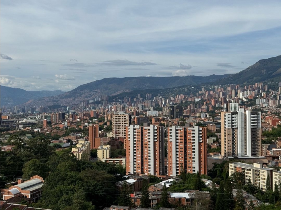 Apartamento en venta en Envigado, cerca a la clínica de la Policía — foto 2