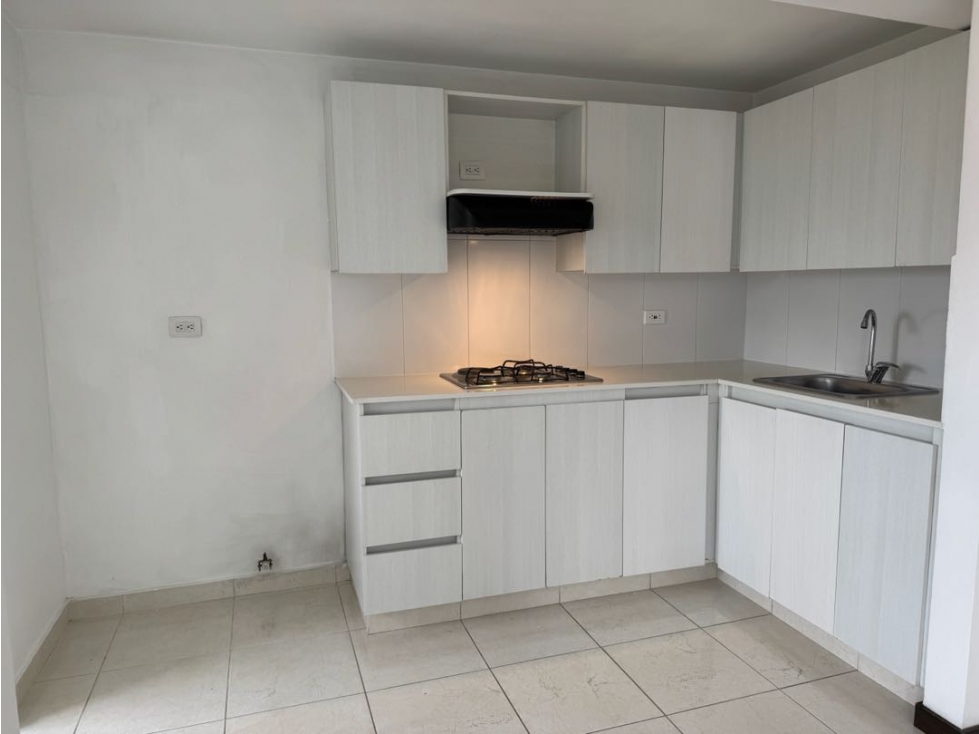 Apartamento en venta en Envigado, cerca a la clínica de la Policía — foto 4