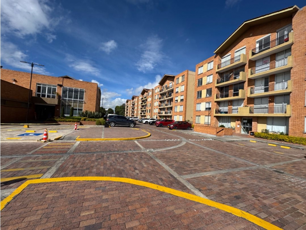 Vendo apartamento cuarto piso en cajica, ingreso por escalera.