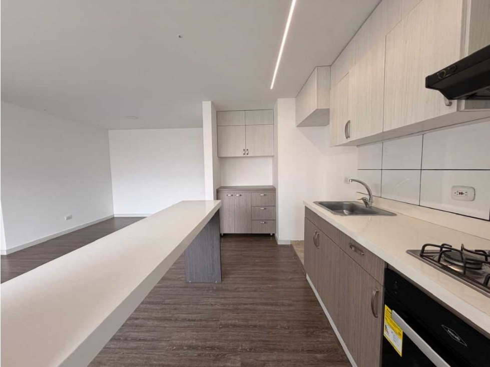 Apartamento en venta en Itagui, sector Suramérica — foto 2