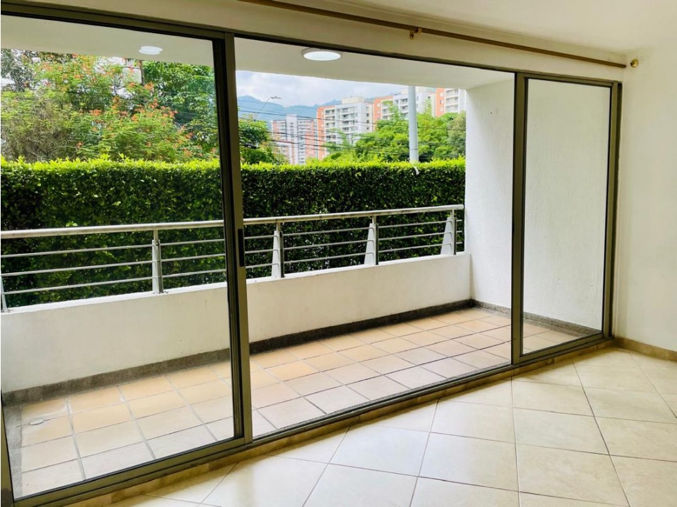 Apartamento en venta en la Loma de los Bernal