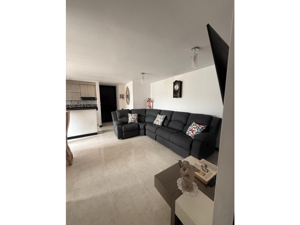APARTAMENTO EN VENTA EN LA LOMA DE LOS BERNAL — foto 2