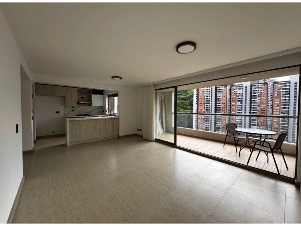APARTAMENTO EN VENTA EN LA LOMA DE LOS BERNAL