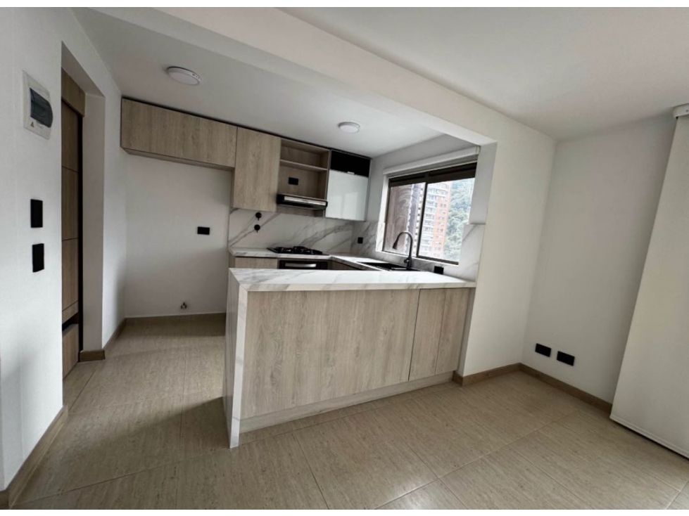 APARTAMENTO EN VENTA EN LA LOMA DE LOS BERNAL — foto 4