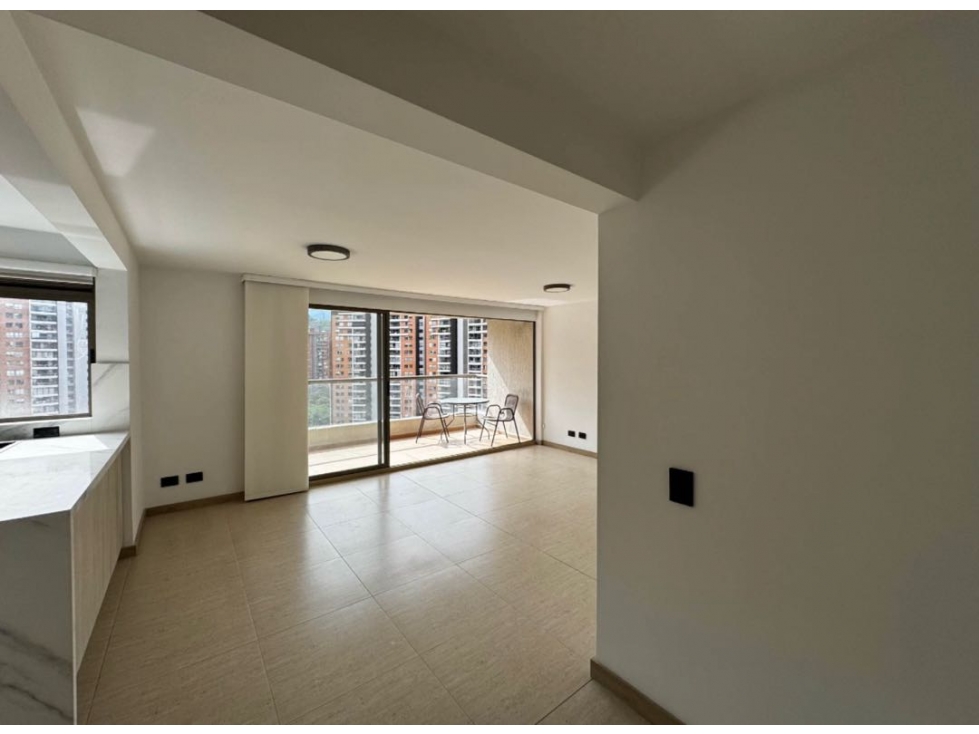APARTAMENTO EN VENTA EN LA LOMA DE LOS BERNAL — foto 2