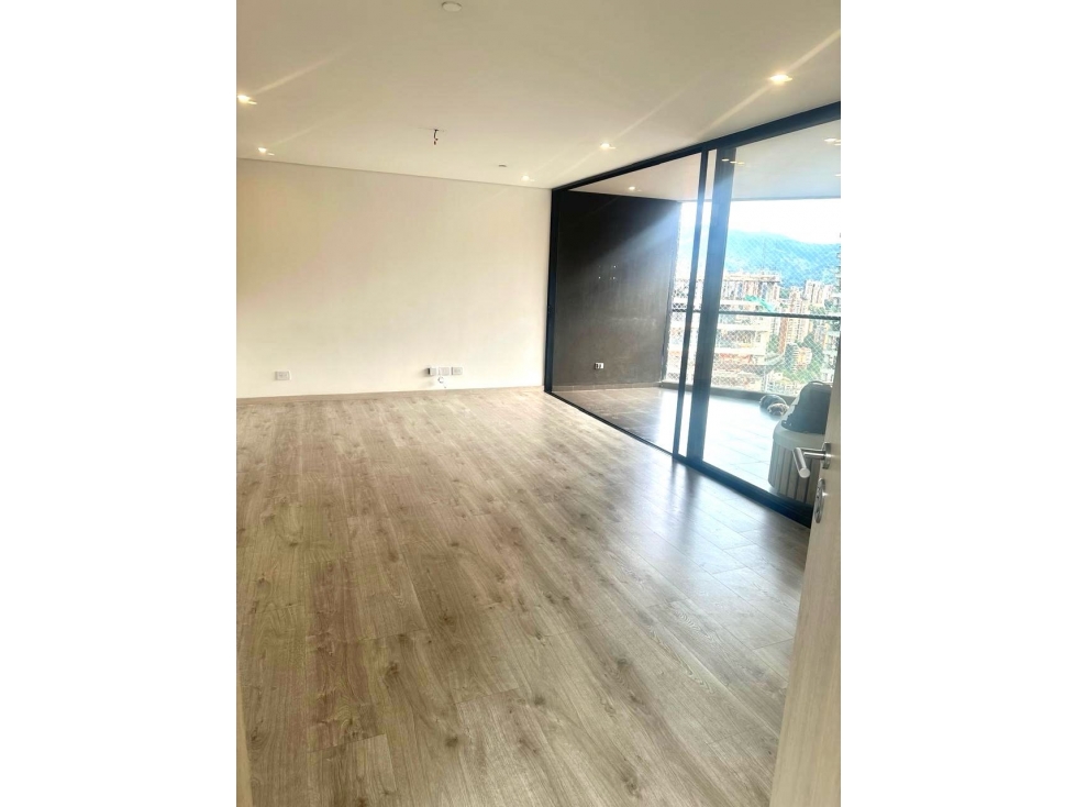 APARTAMENTO EN VENTA EN LAS PALMAS EL POBLADO. Excelente precio. — foto 2