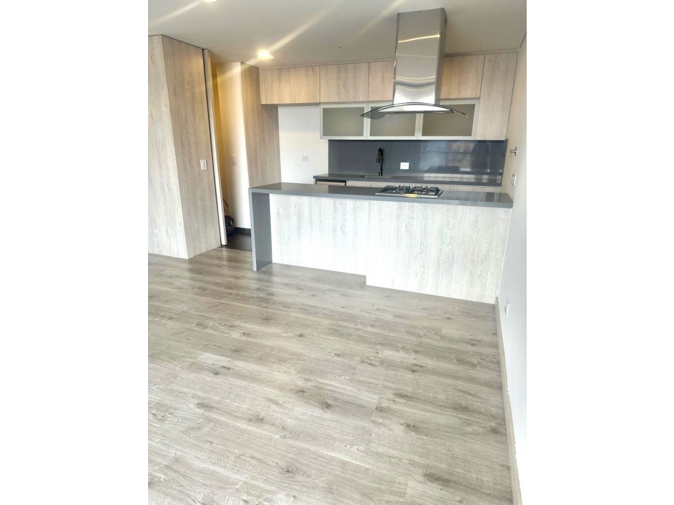 APARTAMENTO EN VENTA EN LAS PALMAS EL POBLADO. Excelente precio. — foto 4