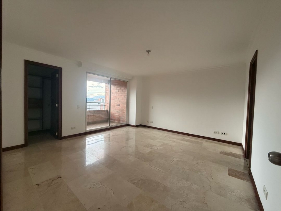 Apartamento en venta en Laureles Elegancia y Amplitud 266032 — foto 3