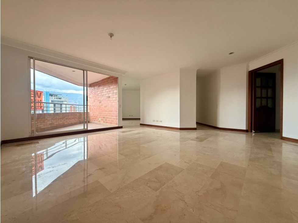 Apartamento en venta en Laureles Elegancia y Amplitud 266032