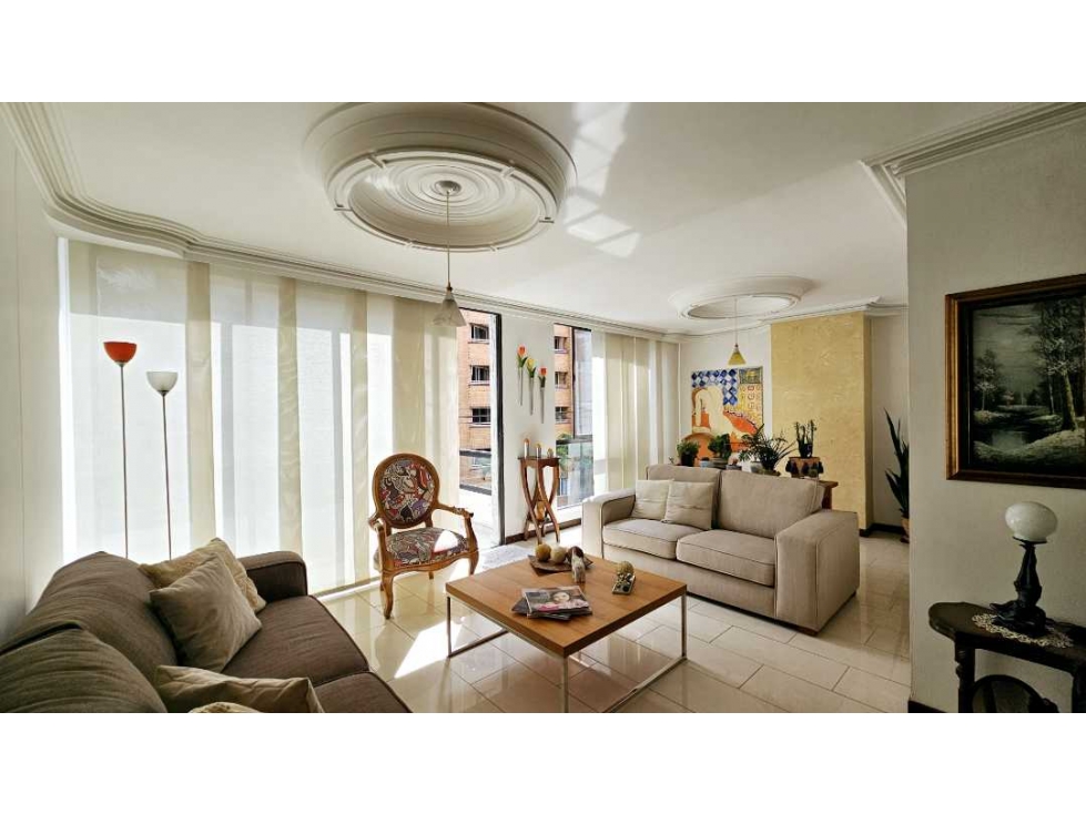 Amplio Apartamento de 165m² con Baño Turco Privado en Venta, Laureles — foto 2