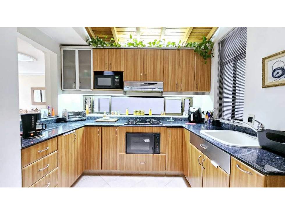 Amplio Apartamento de 165m² con Baño Turco Privado en Venta, Laureles — foto 6