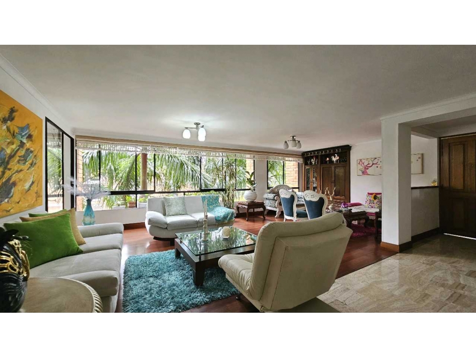 Apartamento de 192m² con 4 Hab + Estudio en Venta en Laureles — foto 3