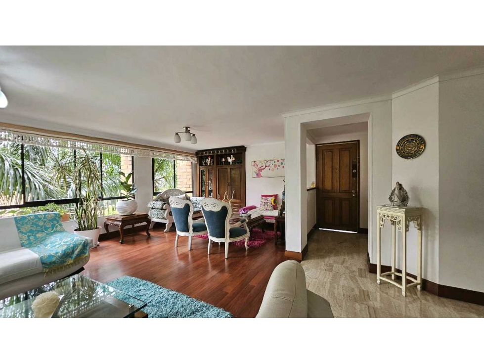 Apartamento de 192m² con 4 Hab + Estudio en Venta en Laureles — foto 4