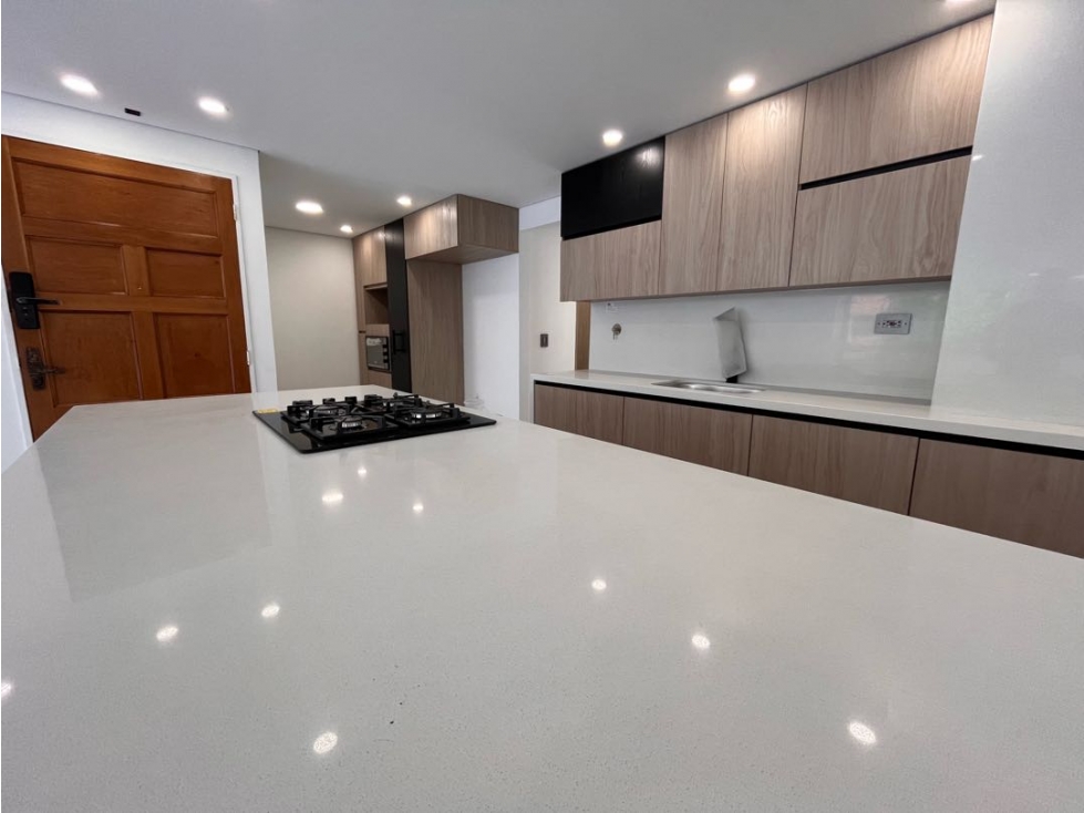 APARTAMENTO EN VENTA EN LAURELES RECIÉN REMODELADO — foto 4