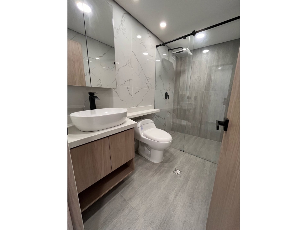 APARTAMENTO EN VENTA EN LAURELES RECIÉN REMODELADO — foto 5