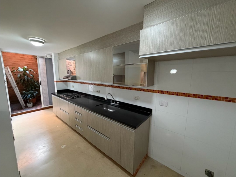 APARTAMENTO EN VENTA EN LAURELES, MUY CENTRAL!! — foto 5