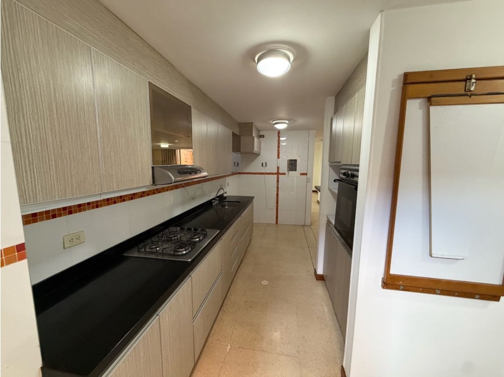 APARTAMENTO EN VENTA EN LAURELES, MUY CENTRAL!! — foto 6
