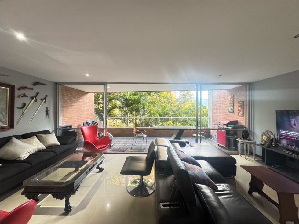 Apartamento en venta en Loma Benedictinos Envigado amplios espacios — foto 2