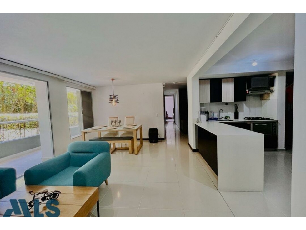 Apartamento en venta en Loma de Los Bernal, Medellín