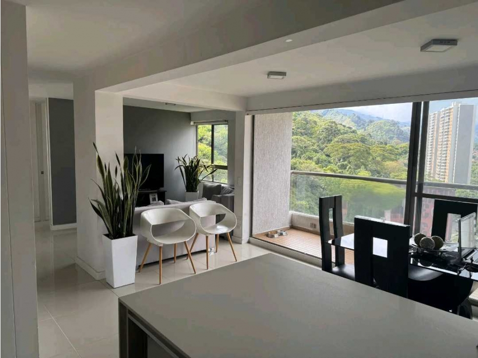 Apartamento En Venta En Loma De Los Bernal