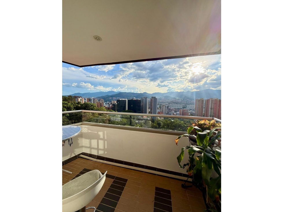 Apartamento en venta en Loma del Indio Poblado — foto 2