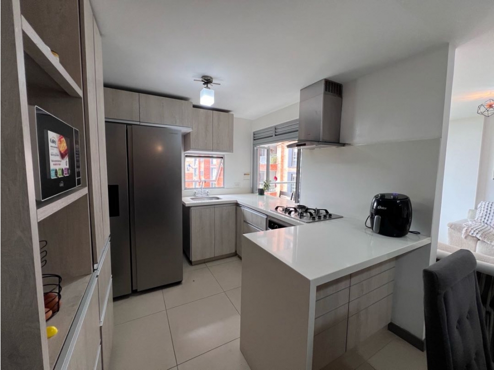 Apartamento en Venta en Loma de las Brujas, Envigado | 92 m² | 3 Hab