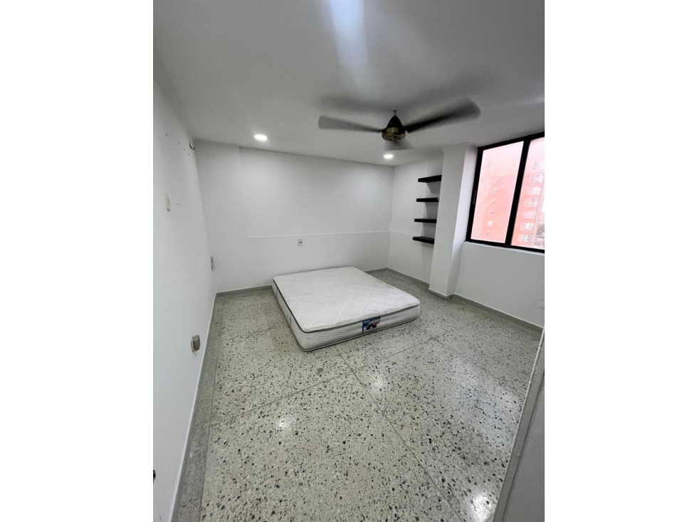 APARTAMENTO EN VENTA EN LOS ALPES — foto 3