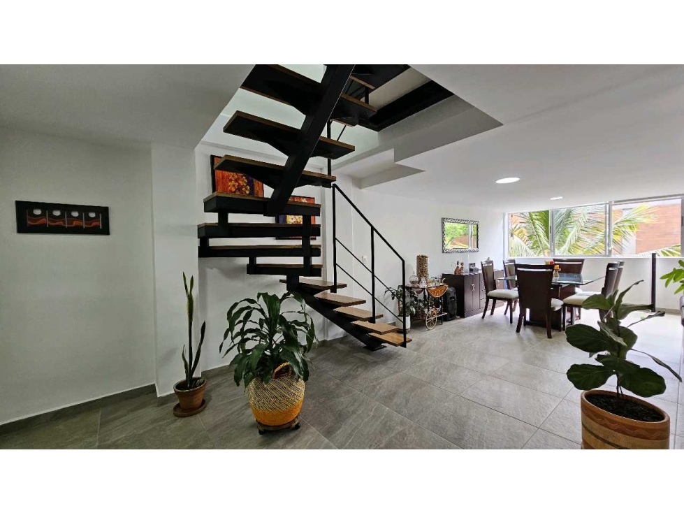 Apartamento Dúplex Remodelado de 117m² en Venta | Villa de Aburrá — foto 2