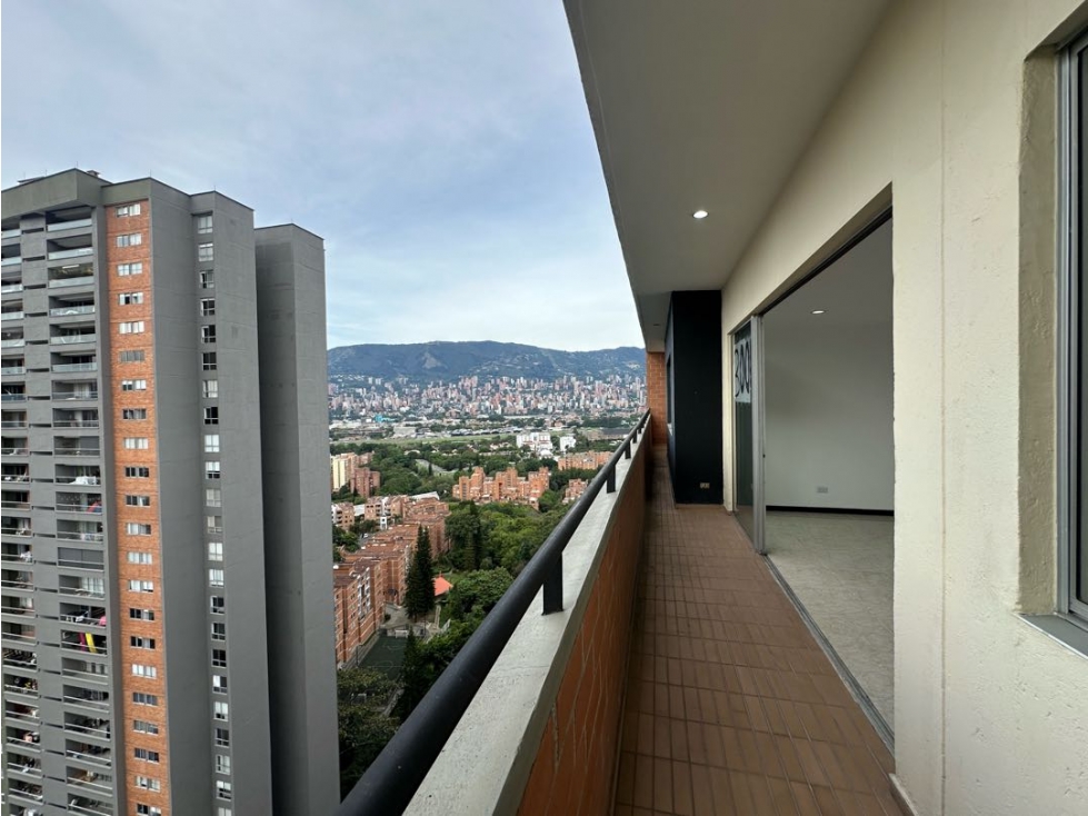 Apartamento en Venta en Medellín sector Loma los Bernal — foto 4