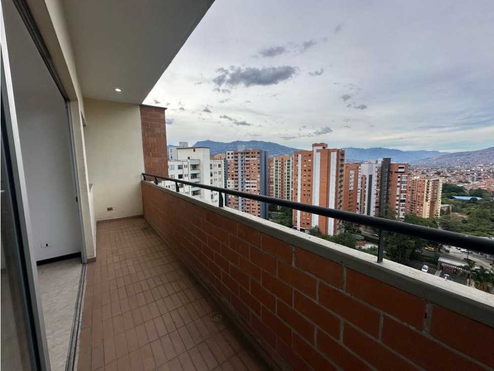 Apartamento en Venta en Medellín sector Loma los Bernal — foto 5