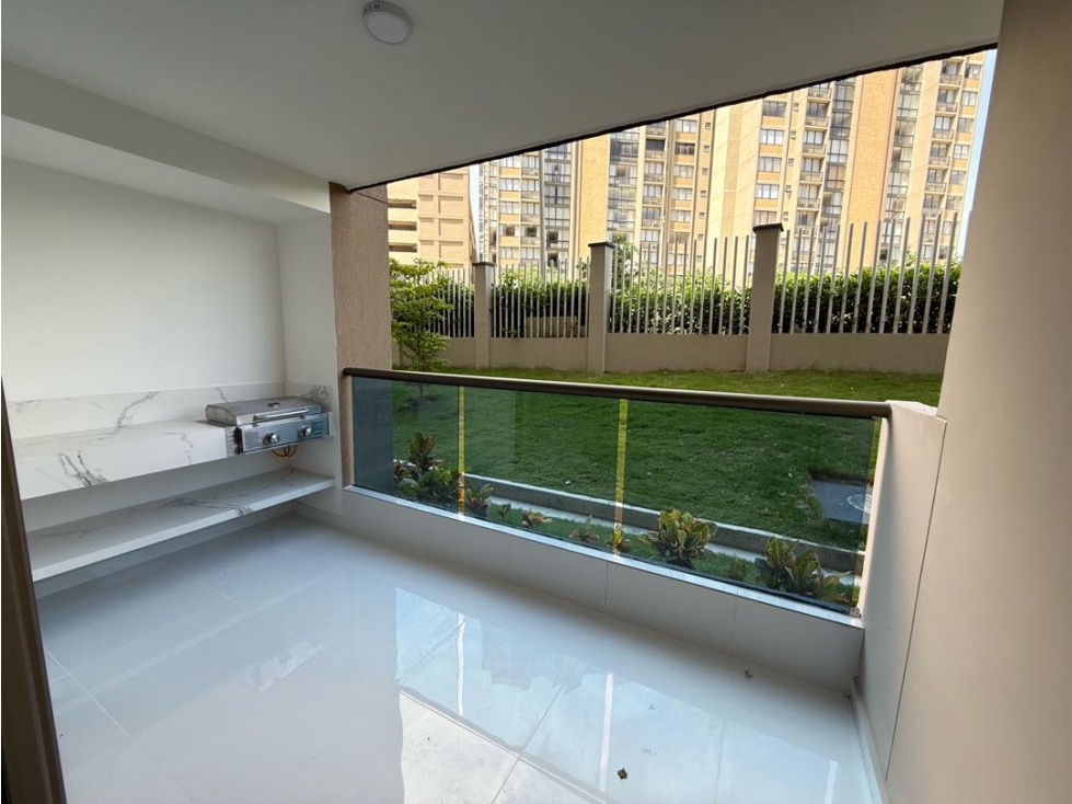 Apartamento en Arriendo en Rio Alto - 4