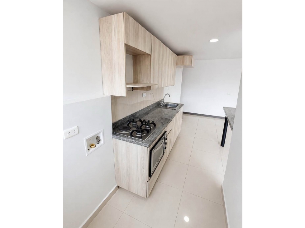 APARTAMENTO EN VENTA EN SABANETA SECTOR AVES MARÍA (PARTE BAJA)