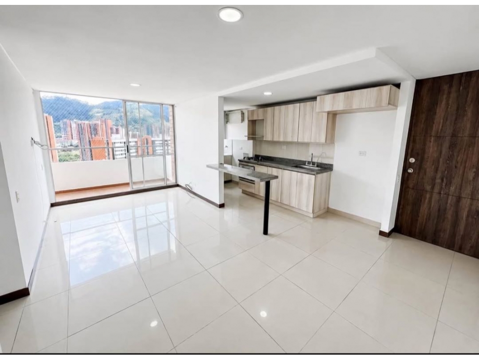 APARTAMENTO EN VENTA EN SABANETA SECTOR AVES MARÍA (PARTE BAJA) — foto 2