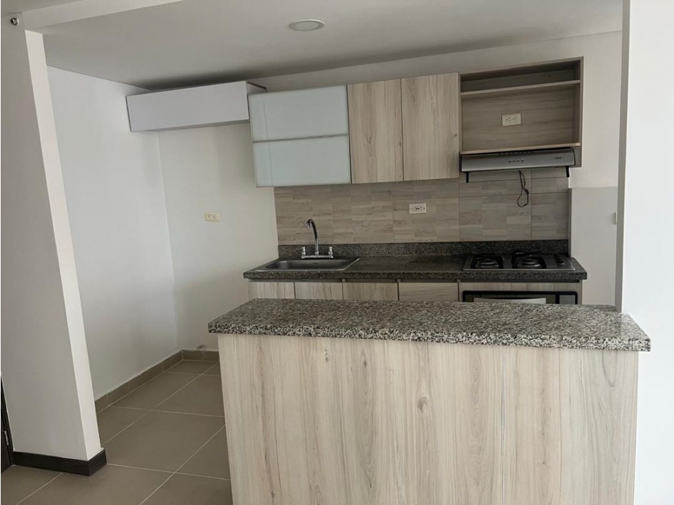APARTAMENTO EN VENTA EN SABANETA SECTOR AVES MARÍA (PARTE BAJA) — foto 2