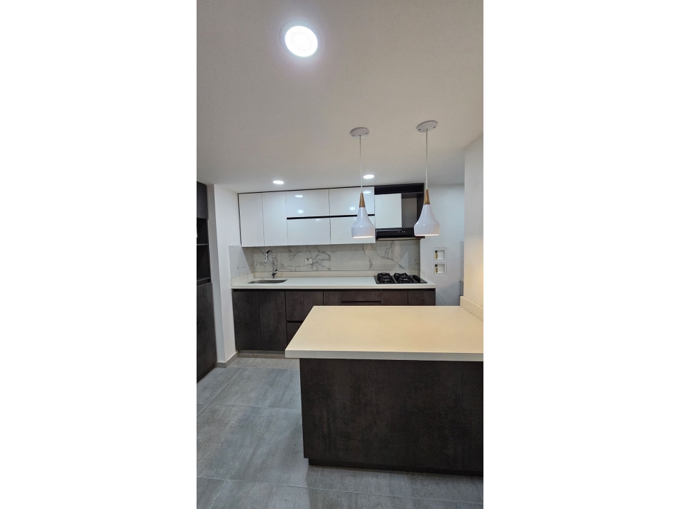 Apartamento en venta en Sabaneta Las Lomitas - 2