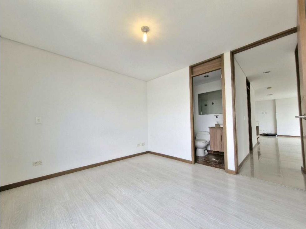 Apartamento en venta envigado sector la inmaculada con buena vista — foto 6