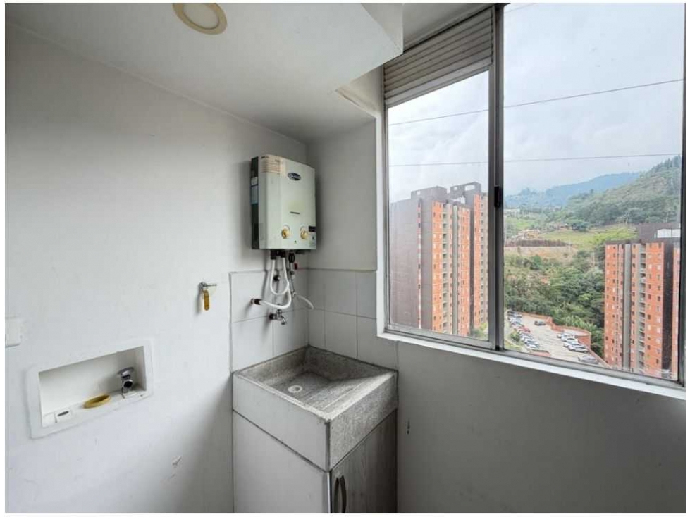 APARTAMENTO EN VENTA ENVIGADO LA MINA UNIDAD CERRADA PARQUEADERO PRIVA — foto 5