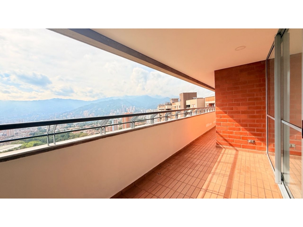 Apartamento en Venta ,Frente al colegio Alemán Unidad Bahía Grande