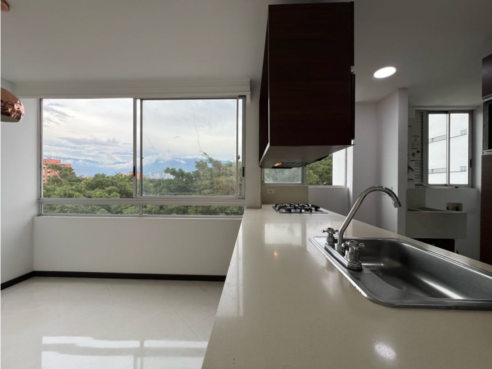 APARTAMENTO EN VENTA, LAURELES CERCA SEGUNDO PARQUE 86m2 — foto 3