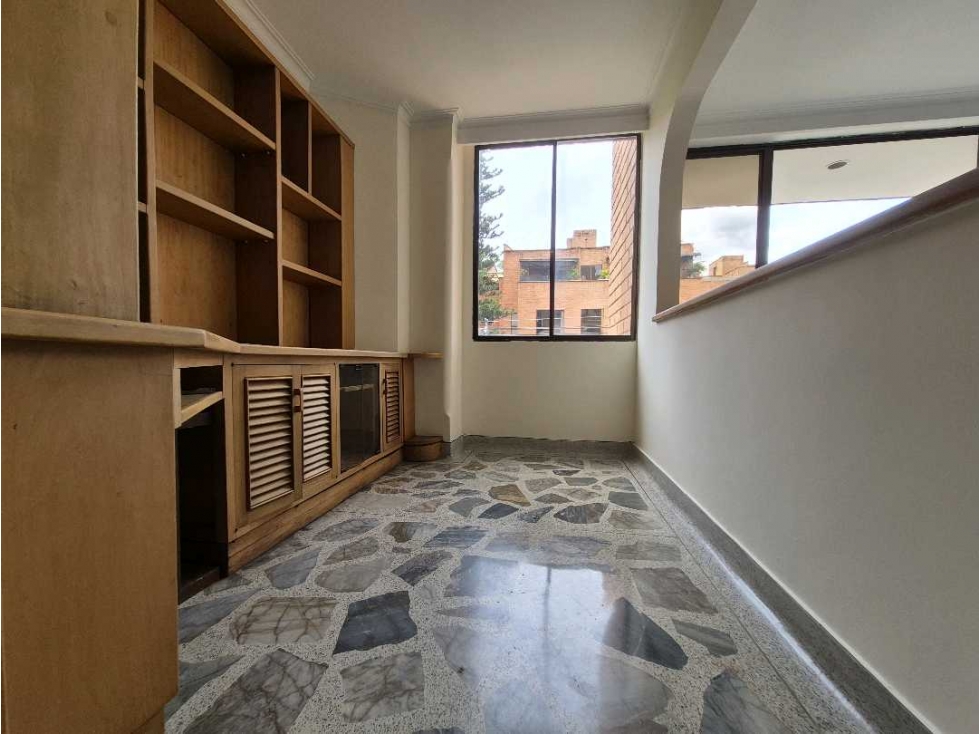 APARTAMENTO EN LAURELES: IDEAL PARA REMODELAR — foto 4