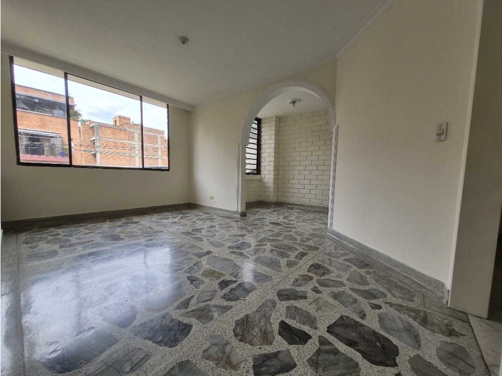 APARTAMENTO EN LAURELES: IDEAL PARA REMODELAR — foto 6