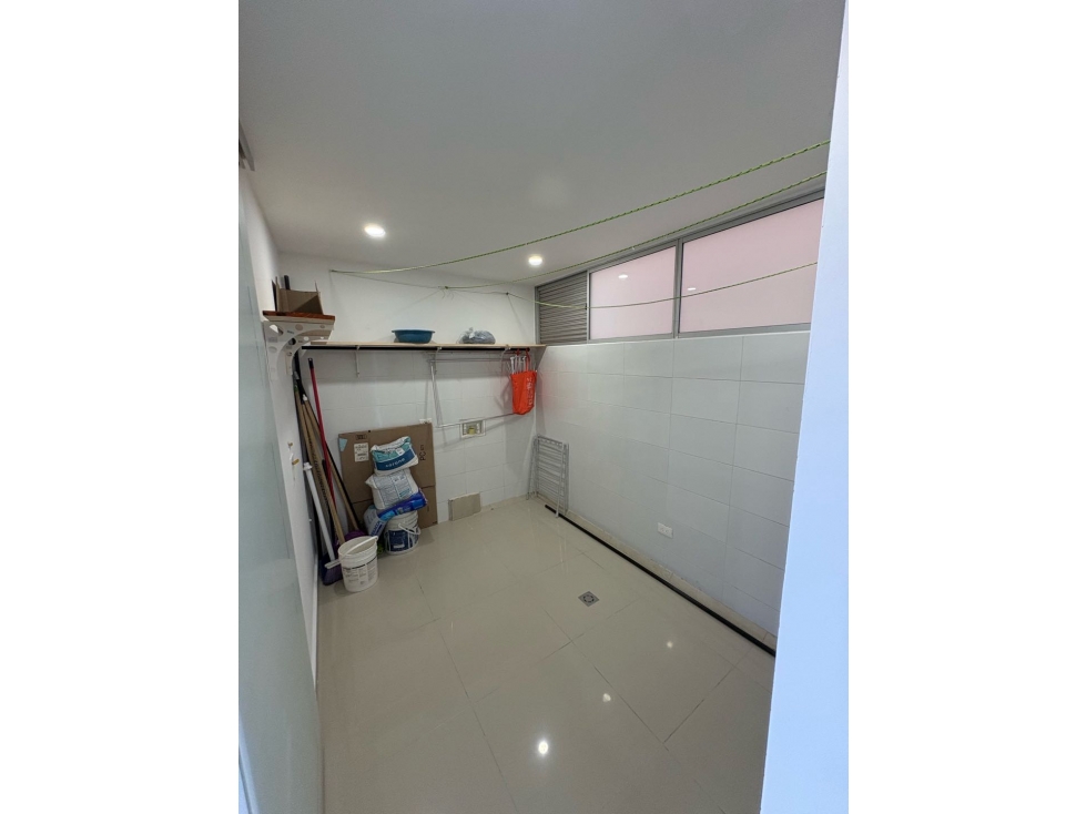 APARTAMENTO EN VENTA - LAURELES, NOGAL — foto 3