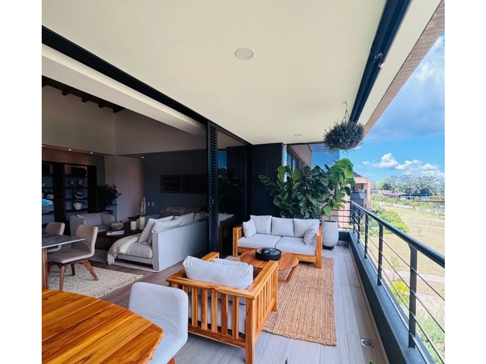 Apartamento en Venta Llanogrande Amoblado